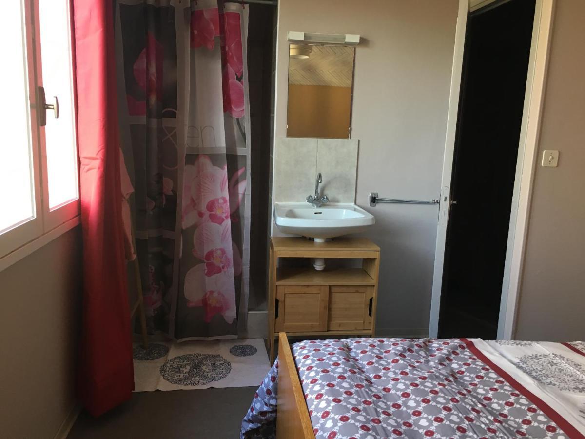 Aux Portes D'Aubrac Studio 2 Personnes Bed and Breakfast Condom-d'Aubrac Εξωτερικό φωτογραφία